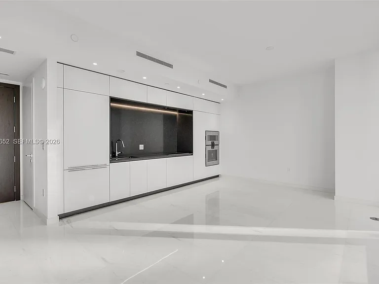 300 Biscayne Boulevard Way #4008 — Photo 4