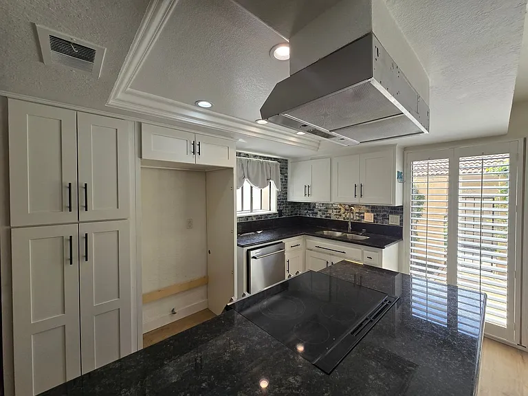 7061 Seville Way — Photo 5
