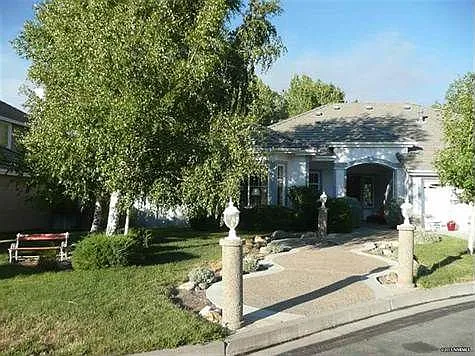 143 Saint Albans Pl photo 1