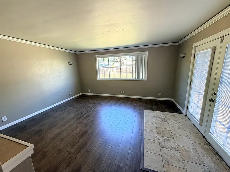 3021 Bell St — Photo 5