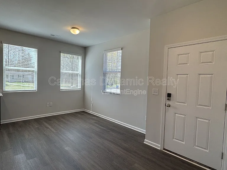 106 Titanium Dr — Photo 13