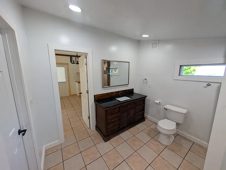 93 Hargrave Rd — Photo 16