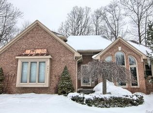 3651 Joshua Dr, Rochester Hills, MI 48307
