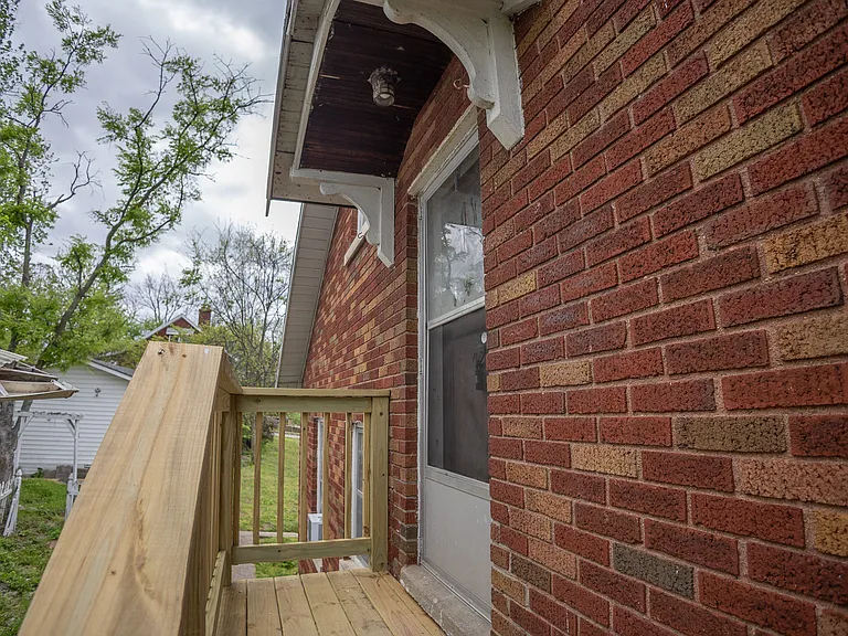 927 Washington St #A — Photo 3