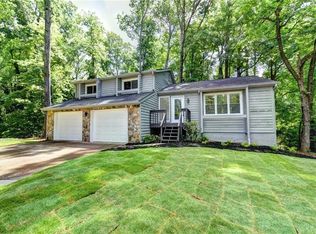 385 Softpine Trl, Roswell, GA 30076