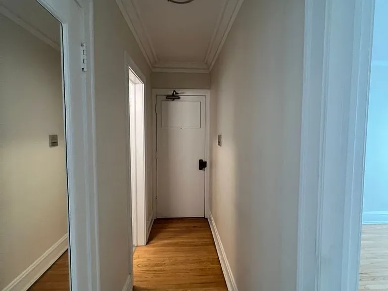914 1/2 Judson Ave #2B — Photo 4