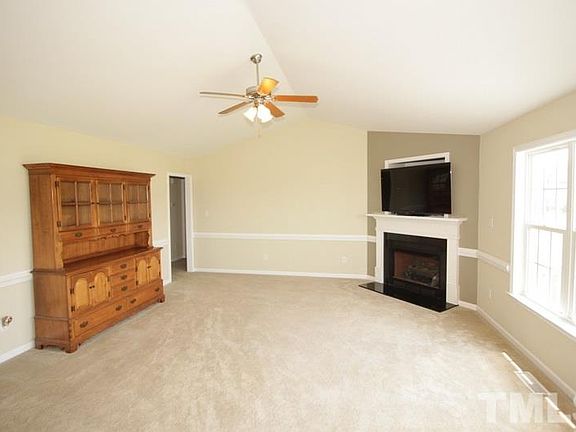 3rd image of 64 Burke Ct
