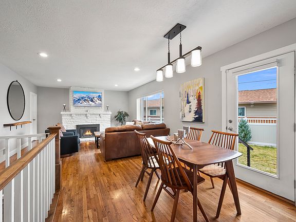 4th image of 2709 E Kenton Dr