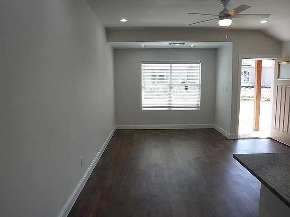 5th image of 812 N Broughton St