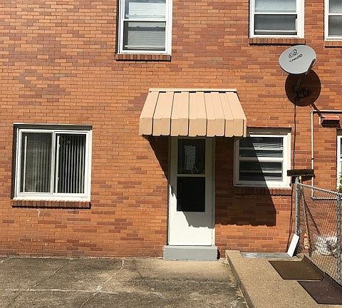 2nd image of 2926-2928 Brentwood Ave