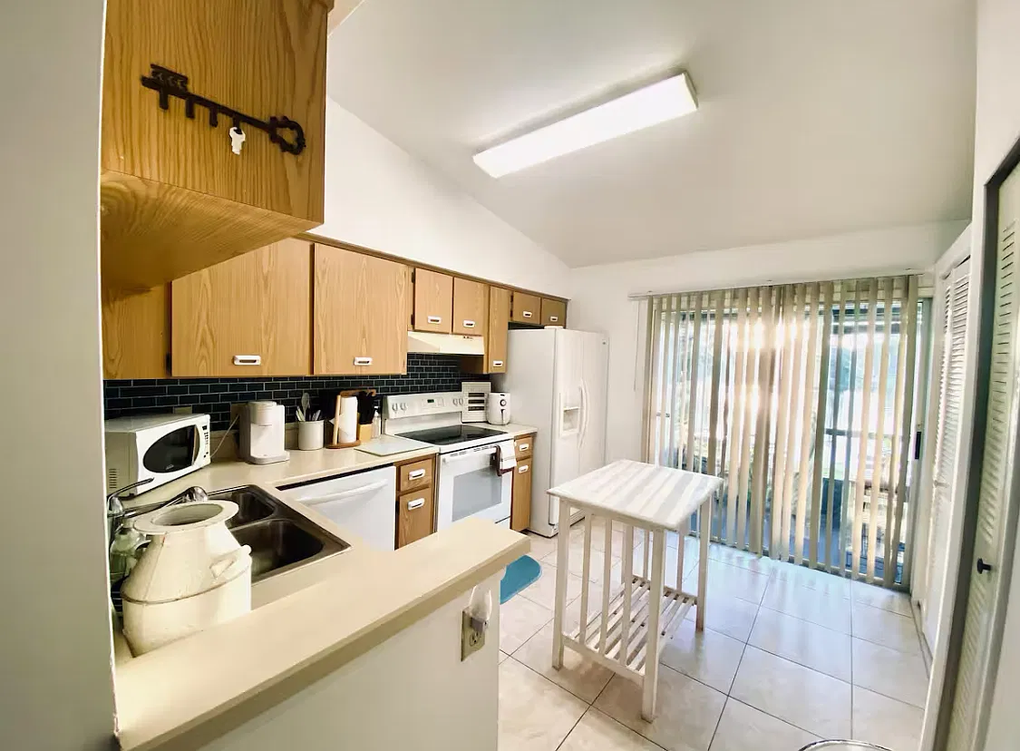 2 bed, 864 sqft, $1,900 — Photo 4