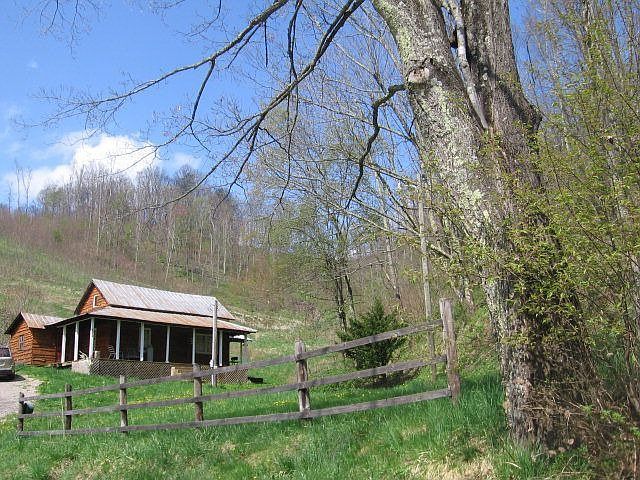 2nd image of 422 Baldwin Gap Rd