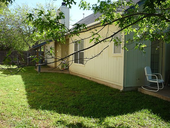 2nd image of 907 W Black Locust Dr