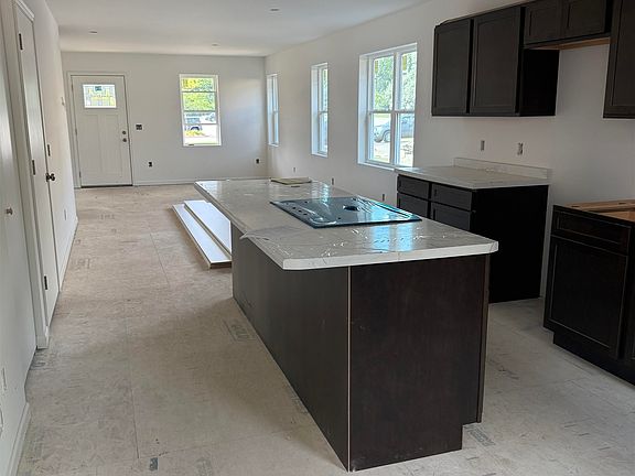 3rd image of 221 N Votech