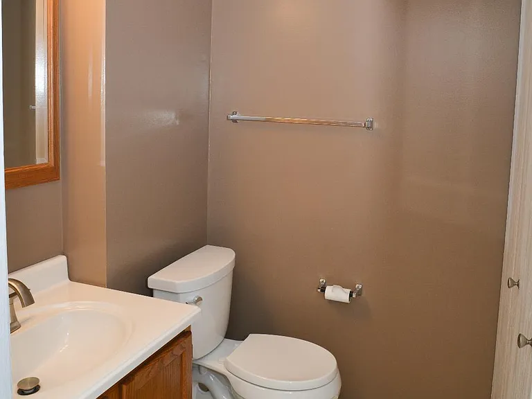 1st Floor Bath