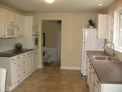 5th image of 909 Maple Dr