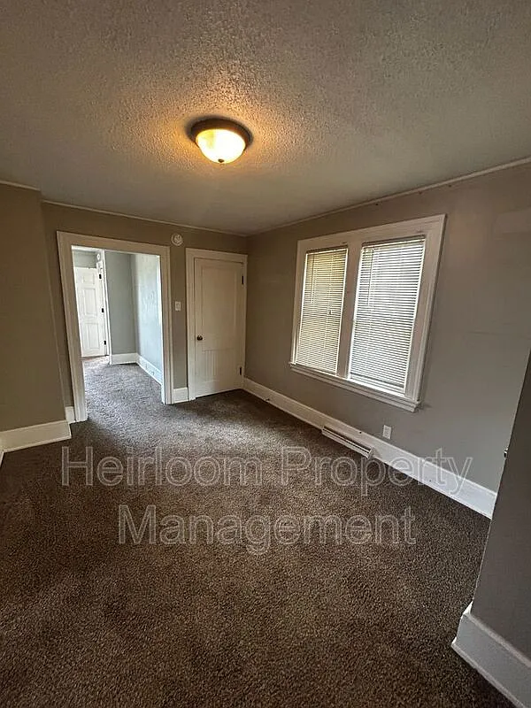 2 bed, 1.0 bath, 732 sqft, $1,125 — Photo 3