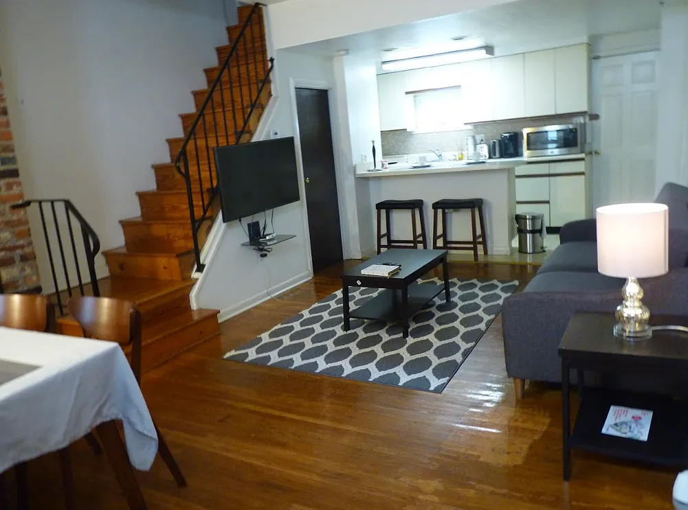 2 bed, 756 sqft, $2,200 — Photo 2