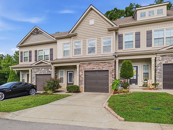 2nd image of 3026 Thornbury Pl