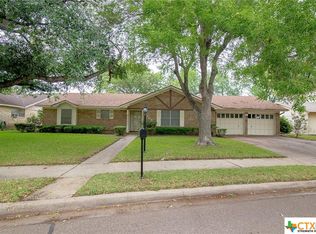 209 Hampshire St, Victoria, TX 77904