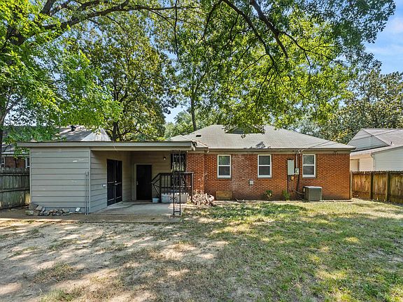 3rd image of 1285 Merrycrest Dr