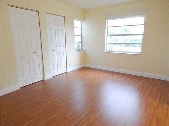 4th image of 10158 Twin Lakes Drive #4-H
