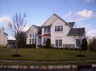 11 Reserve Ct, Mount Laurel, NJ 08054