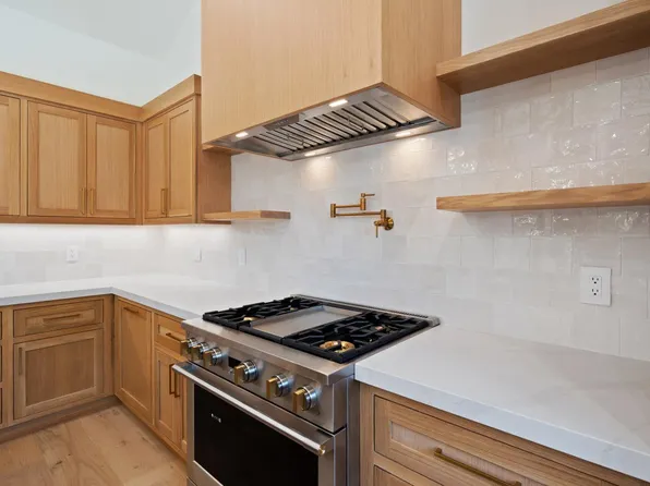 670 Oak Ln, Sonoma, CA 95476