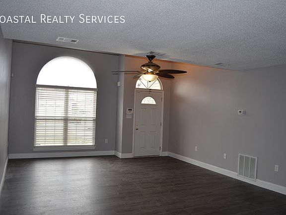 3rd image of 974 Claeven Cir