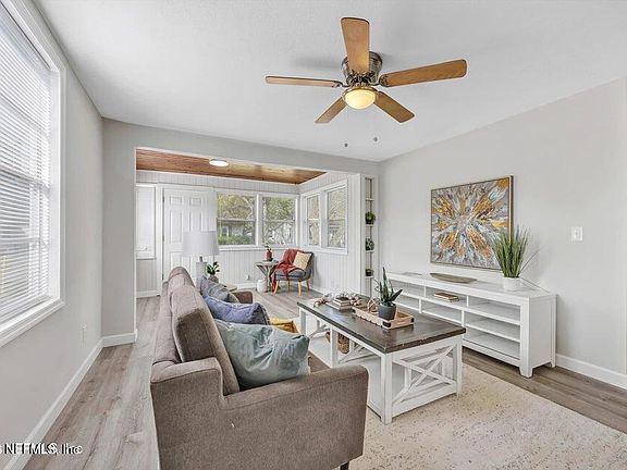 3rd image of 825 WYOLEN Street