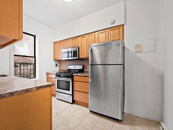 3rd image of 264 Clendenny Ave APT 6