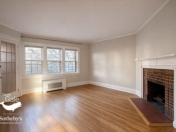 3rd image of 217 Burns St APT 1
