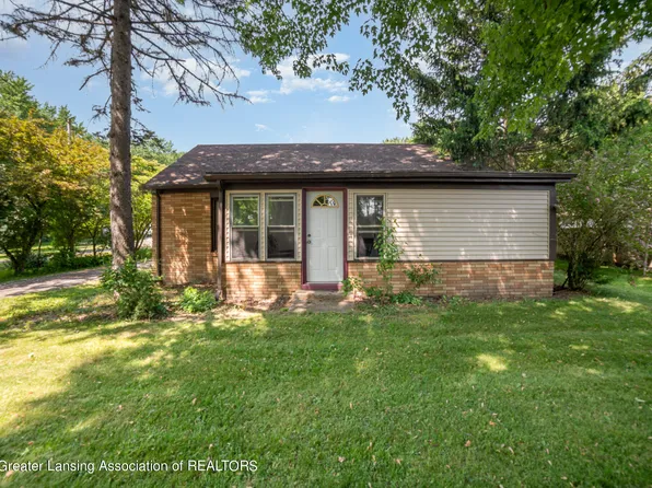 1132 Chesaning St, Saint Charles, MI 48655