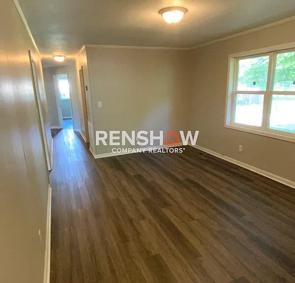162 S Poplar St — Photo 2
