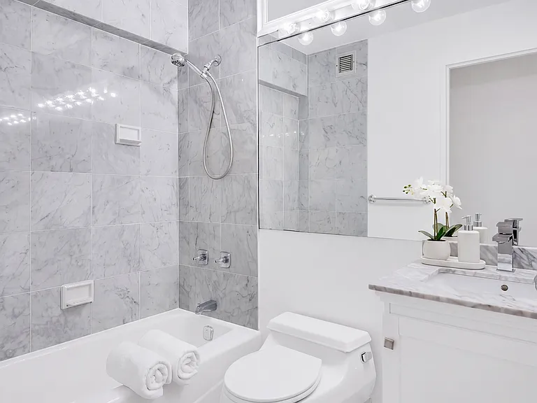 45 E 25th St #8D — Photo 6