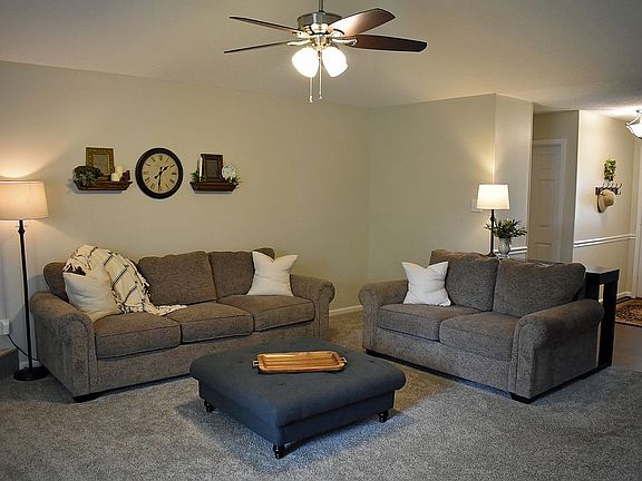 3rd image of 230 Golden Eagle Dr