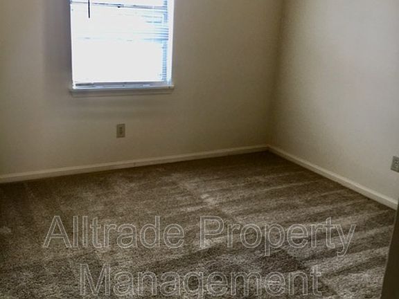 5th image of 2370 Chauvin Dr #B