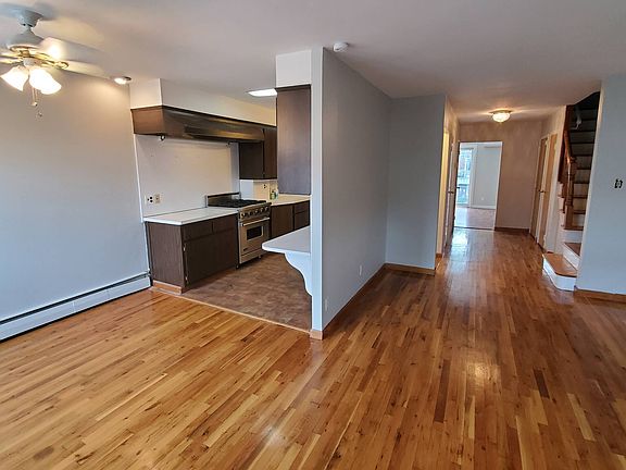 3rd image of 2133 E 65th St