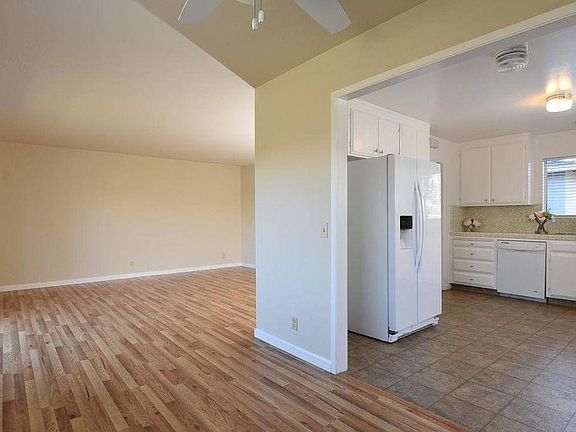 3rd image of 5710 Chesbro Ave