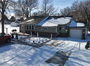 802 B St, Shelton, NE 68876
