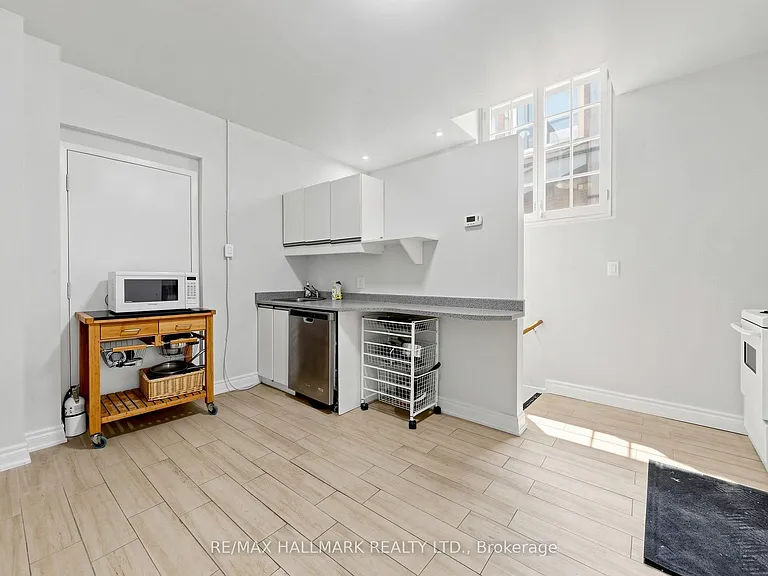 856B Millwood Rd — Photo 18