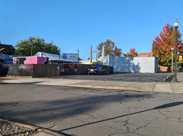 914 E 1st St, Newberg, OR 97132