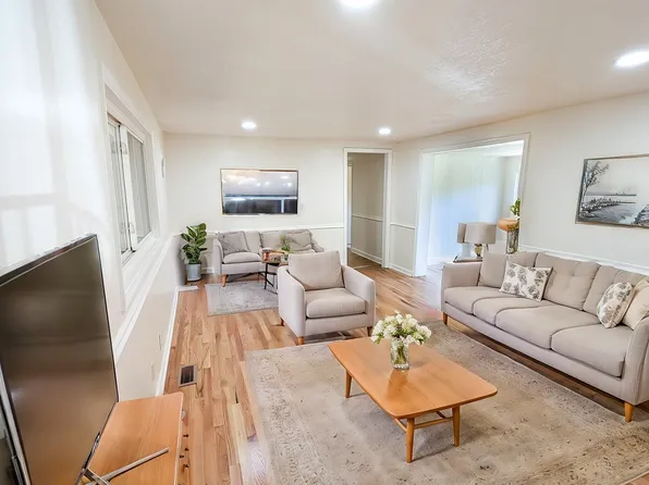 (undisclosed Address), Knoxville, TN 37920