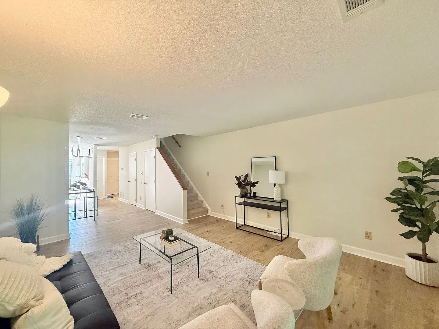 Newly Remodeled 2BD, 2.5BA Raleigh Condo Walking Distance to NC State Campus — Photo 4