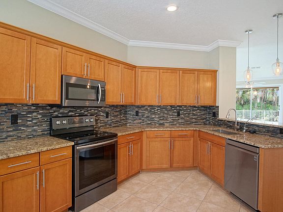 5th image of 9979 SW Stonegate Dr