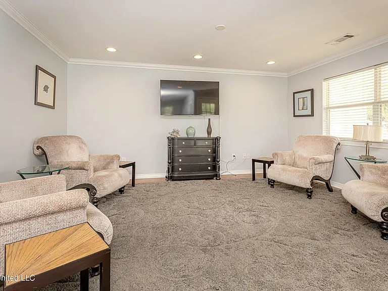 2421 Beachview Dr — Photo 52