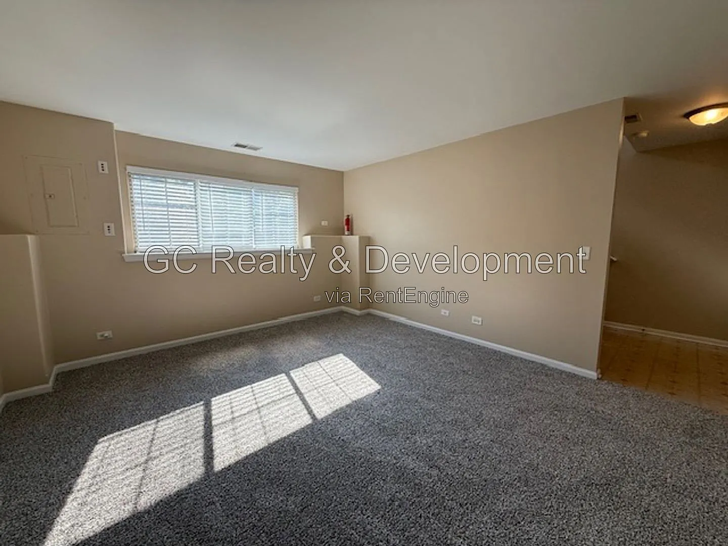 3 bed, 2.5 bath, 1804 sqft, $2,350 — Photo 3