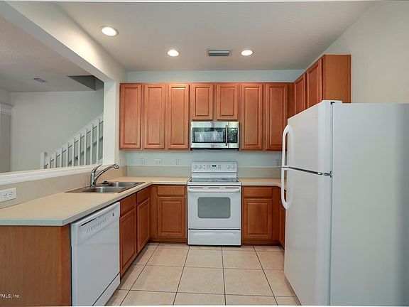 2nd image of 8415 Twisted Vine Ct