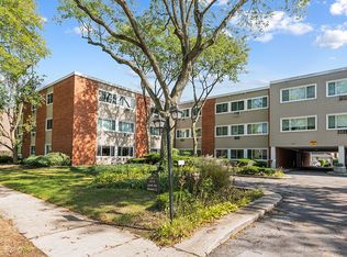 1137 Leavitt Ave APT 103, Flossmoor, IL 60422