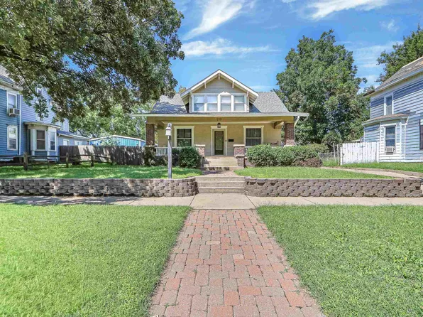 219 NE 6th St, Abilene, KS 67410